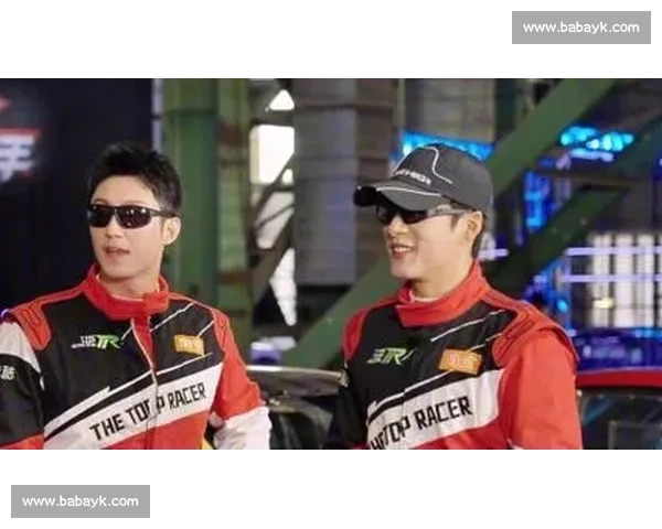 黄景瑜体验韩东君漂移直呼头晕,赛车世家实力碾压综艺现场 黄景瑜体验韩东君漂移直呼头晕,赛车世家实力碾压综艺现场