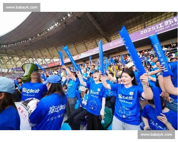 苏超应援燃爆！飞机军舰官方助阵，3 万上座率掀城市文化狂欢
